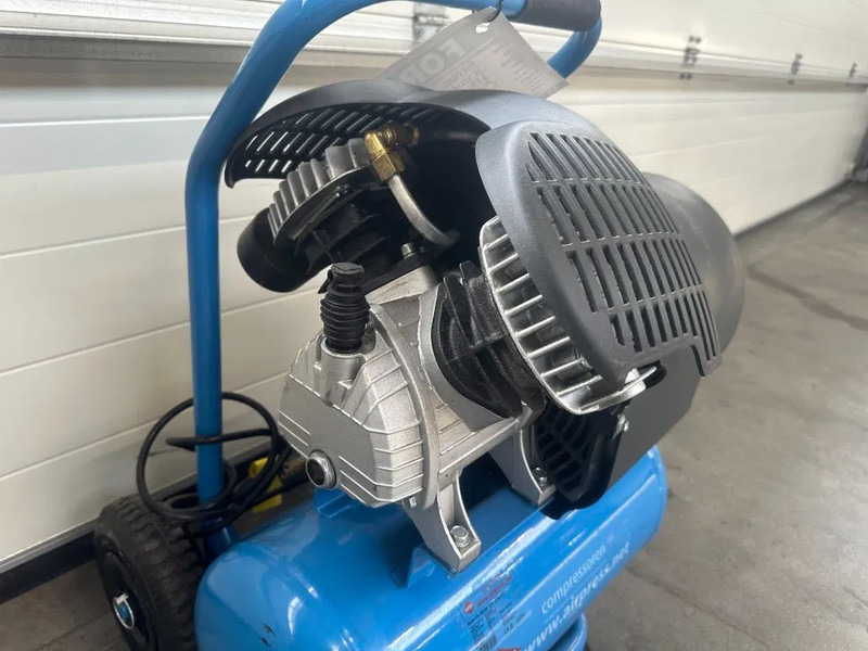Airpress HL 425-24 Elektrische Zuigercompressor 3 PK 392 L / min 8 Bar Overstock New ! - Máy nén khí: hình 5 Airpress HL 425-24 Elektrische Zuigercompressor 3 PK 392 L / min 8 Bar Overstock New ! - Máy nén khí: hình 5