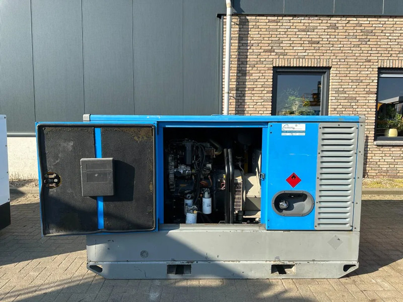 Atlas-Copco QAS 60 Perkins Stamford 60 kVA Silent Rental generatorset - Bộ phát điện: hình 3 Atlas-Copco QAS 60 Perkins Stamford 60 kVA Silent Rental generatorset - Bộ phát điện: hình 3