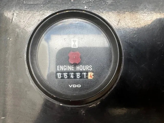 Bộ phát điện Cummins KTA 38 G5 Leroy Somer 1000 kVA Silent generatorset in container: hình 8 Bộ phát điện Cummins KTA 38 G5 Leroy Somer 1000 kVA Silent generatorset in container: hình 8