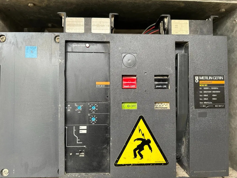 Bộ phát điện Cummins KTA 38 G5 Leroy Somer 1000 kVA Silent generatorset in container: hình 13 Bộ phát điện Cummins KTA 38 G5 Leroy Somer 1000 kVA Silent generatorset in container: hình 13