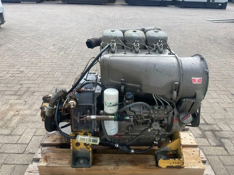 Deutz F3L 912 Motor 3 cilinder 38 kW 52 PK Diesel Motor - Động cơ cho Thiết bị xử lý vật liệu: hình 1 Deutz F3L 912 Motor 3 cilinder 38 kW 52 PK Diesel Motor - Động cơ cho Thiết bị xử lý vật liệu: hình 1