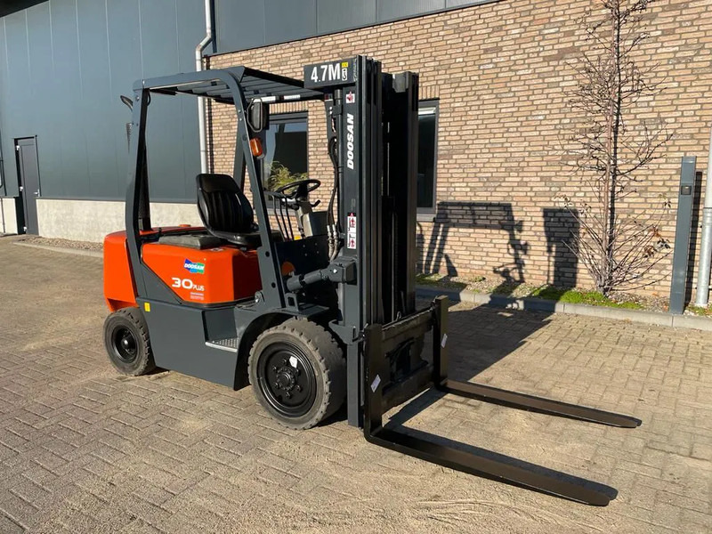 Xe nâng diesel Doosan D30G Yanmar 3 ton Triplex Freelift Sideshift Diesel Heftruck 470 cm hefhoogte: hình 13 Xe nâng diesel Doosan D30G Yanmar 3 ton Triplex Freelift Sideshift Diesel Heftruck 470 cm hefhoogte: hình 13
