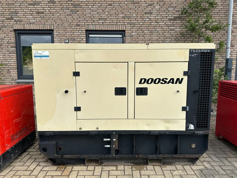 Doosan G40 Mitsubishi Leroy Somer 40 kVA Silent Rental generatorset - Bộ phát điện: hình 1 Doosan G40 Mitsubishi Leroy Somer 40 kVA Silent Rental generatorset - Bộ phát điện: hình 1