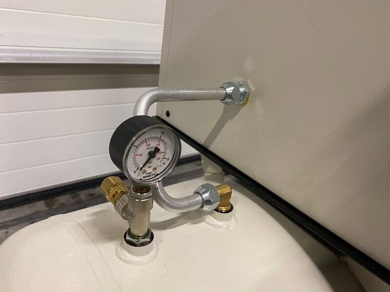 Máy nén khí mới Fiac NewSilver 5.5 / 200 Silent 4 kW 450 L / min 10 Bar Elektrische Schroefcompressor met ketel: hình 9 Máy nén khí mới Fiac NewSilver 5.5 / 200 Silent 4 kW 450 L / min 10 Bar Elektrische Schroefcompressor met ketel: hình 9