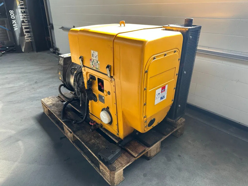 Hatz 2L41C Stamford 17.5 kVA Silentpack generatorset - Bộ phát điện: hình 5 Hatz 2L41C Stamford 17.5 kVA Silentpack generatorset - Bộ phát điện: hình 5