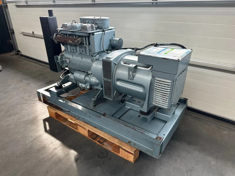 Hatz 3M40L Mecc Alte Spa 40 kVA generatorset ex Emergency ! 22 hours ! - Bộ phát điện: hình 4 Hatz 3M40L Mecc Alte Spa 40 kVA generatorset ex Emergency ! 22 hours ! - Bộ phát điện: hình 4