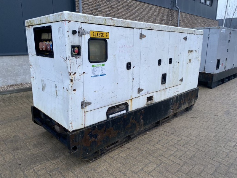 Himoinsa HFW 200 Iveco NEF 67 Stamford 200 kVA Silent generatorset - Bộ phát điện: hình 3 Himoinsa HFW 200 Iveco NEF 67 Stamford 200 kVA Silent generatorset - Bộ phát điện: hình 3