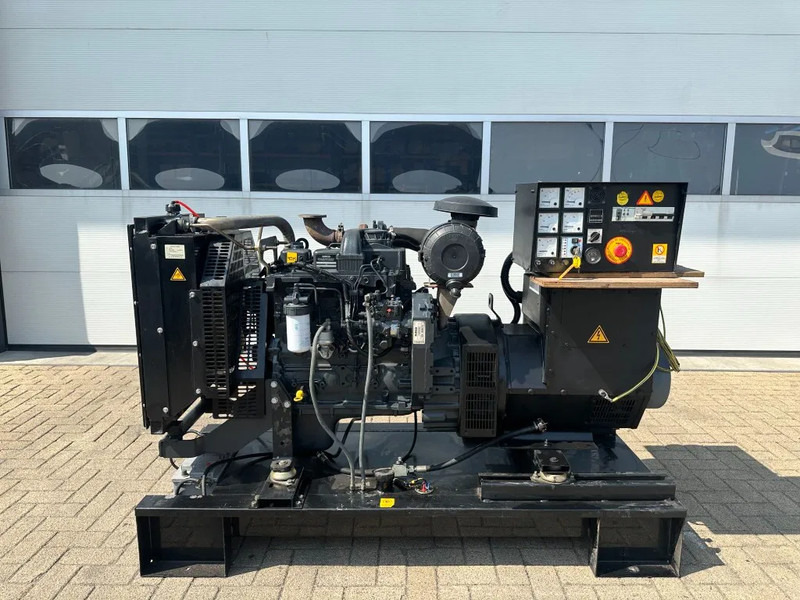Himoinsa Iveco FPT NEF 45 Stamford 60 kVA noodstroom generatorset - Bộ phát điện: hình 1 Himoinsa Iveco FPT NEF 45 Stamford 60 kVA noodstroom generatorset - Bộ phát điện: hình 1