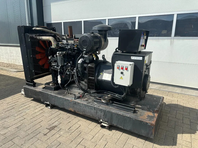 Himoinsa Iveco NEF 60 TE2 Stamford 200 kVA generatorset - Bộ phát điện: hình 3 Himoinsa Iveco NEF 60 TE2 Stamford 200 kVA generatorset - Bộ phát điện: hình 3
