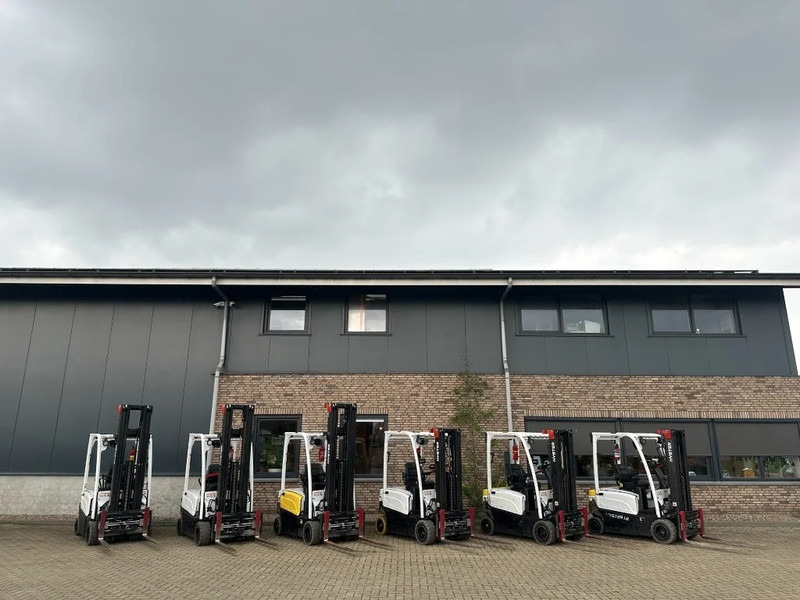 Hyster J1.8XN MWB 1.8 ton Triplex Freelift Sideshift Positioner Elektra Heftruck Accu 2023 - Xe nâng điện: hình 2 Hyster J1.8XN MWB 1.8 ton Triplex Freelift Sideshift Positioner Elektra Heftruck Accu 2023 - Xe nâng điện: hình 2