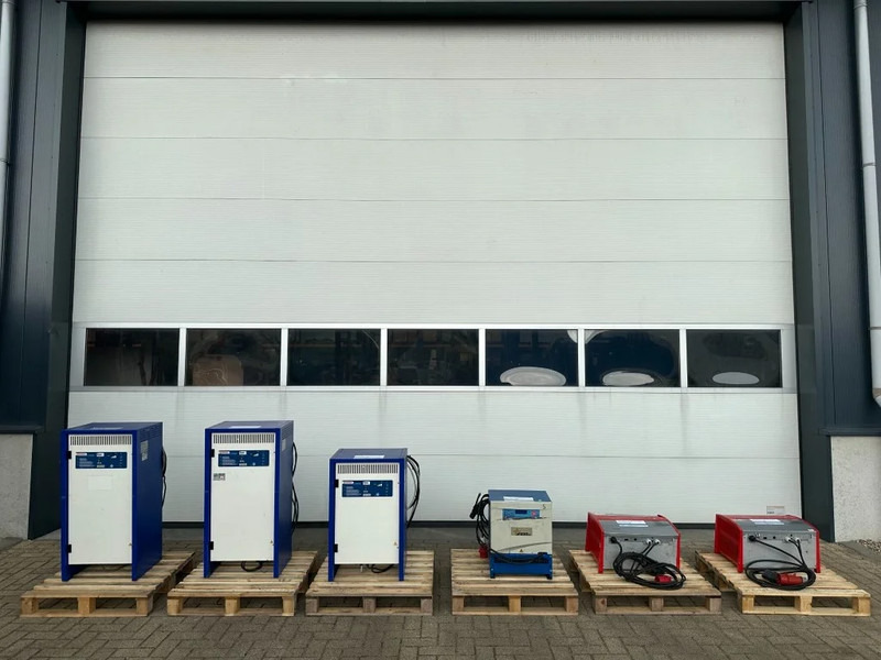 Xe nâng điện Hyster J1.8XN MWB 1.8 ton Triplex Freelift Sideshift Positioner Elektra Heftruck Accu 2023: hình 6 Xe nâng điện Hyster J1.8XN MWB 1.8 ton Triplex Freelift Sideshift Positioner Elektra Heftruck Accu 2023: hình 6