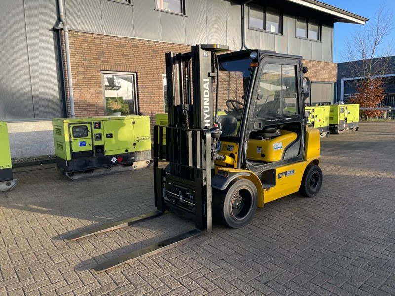 Hyundai 30L-7A 3 ton Triplex Sideshift Positioner LPG Heftruck - Xe nâng gas: hình 1 Hyundai 30L-7A 3 ton Triplex Sideshift Positioner LPG Heftruck - Xe nâng gas: hình 1