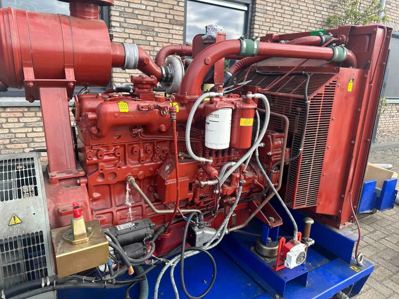 Iveco 8361 SRI 26.07 A550 Leroy Somer 292 kVA generatorset ex Emergency - Bộ phát điện: hình 4 Iveco 8361 SRI 26.07 A550 Leroy Somer 292 kVA generatorset ex Emergency - Bộ phát điện: hình 4