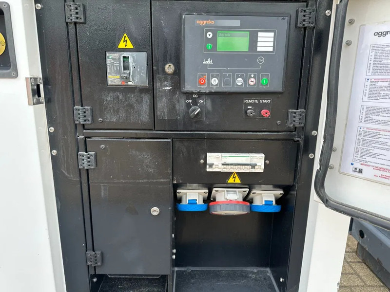 Iveco FPT F32 AM1A Leroy Somer 32 KVA Silent generatorset 660 hours ! - Bộ phát điện: hình 2 Iveco FPT F32 AM1A Leroy Somer 32 KVA Silent generatorset 660 hours ! - Bộ phát điện: hình 2