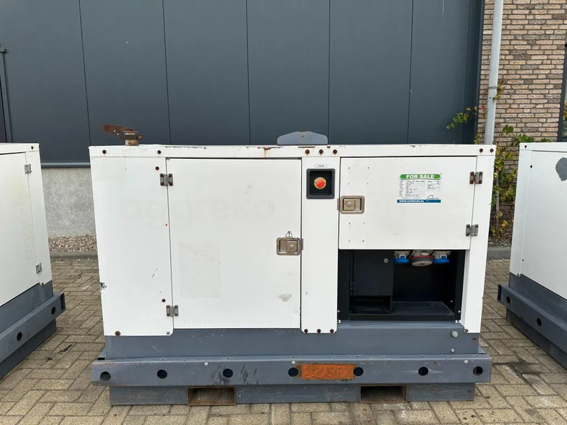 Iveco FPT F32 AM1A Leroy Somer 32 KVA Silent generatorset 660 hours ! - Bộ phát điện: hình 1 Iveco FPT F32 AM1A Leroy Somer 32 KVA Silent generatorset 660 hours ! - Bộ phát điện: hình 1