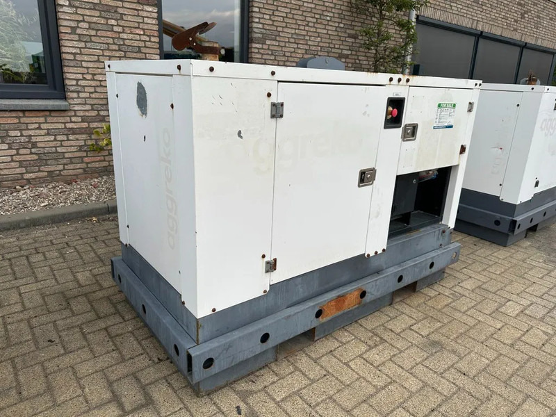 Iveco FPT F32 AM1A Leroy Somer 32 kVA Silent generatorset 21 hours ! - Bộ phát điện: hình 4 Iveco FPT F32 AM1A Leroy Somer 32 kVA Silent generatorset 21 hours ! - Bộ phát điện: hình 4