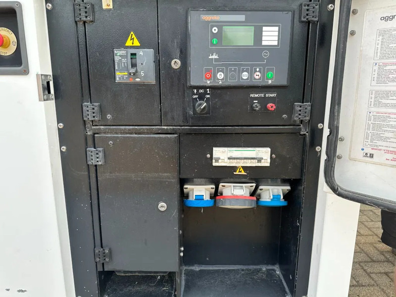 Iveco FPT F32 AM1A Leroy Somer 32 kVA silent generatorset 29 hours ! - Bộ phát điện: hình 2 Iveco FPT F32 AM1A Leroy Somer 32 kVA silent generatorset 29 hours ! - Bộ phát điện: hình 2