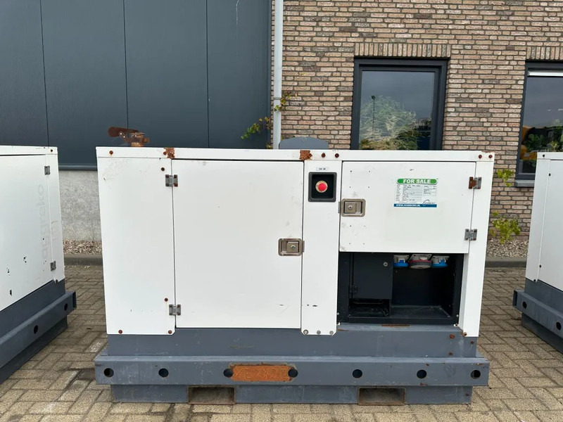 Iveco FPT F32 AM1A Leroy Somer 32 kVA silent generatorset 29 hours ! - Bộ phát điện: hình 1 Iveco FPT F32 AM1A Leroy Somer 32 kVA silent generatorset 29 hours ! - Bộ phát điện: hình 1