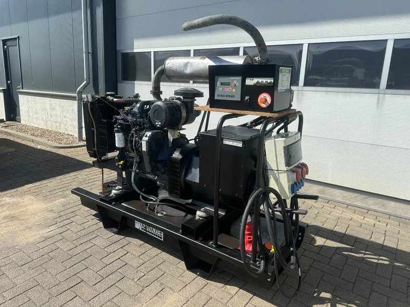 Iveco FPT NEF45 SM1A.A007 Himoinsa Stamford 66 kVA generatorset - Bộ phát điện: hình 2 Iveco FPT NEF45 SM1A.A007 Himoinsa Stamford 66 kVA generatorset - Bộ phát điện: hình 2
