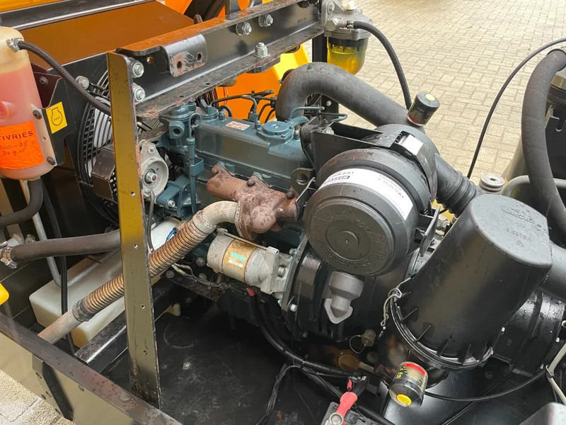 Máy nén khí Kaeser M27 Kubota 2,7 m3 / min 7 Bar 18 kW Mobiele Silent Diesel Compressor: hình 8