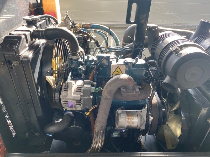 Kubota D1105 Sullair 15.5 kW 7 bar diesel schroefcompressor met nakoeler - Máy nén khí: hình 4 Kubota D1105 Sullair 15.5 kW 7 bar diesel schroefcompressor met nakoeler - Máy nén khí: hình 4