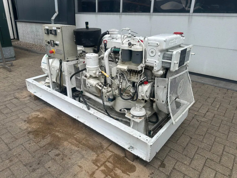 MTU 6R 099 Mercedes Benz OM 366 A 96 kVA Marine generatorset - Bộ phát điện: hình 4 MTU 6R 099 Mercedes Benz OM 366 A 96 kVA Marine generatorset - Bộ phát điện: hình 4