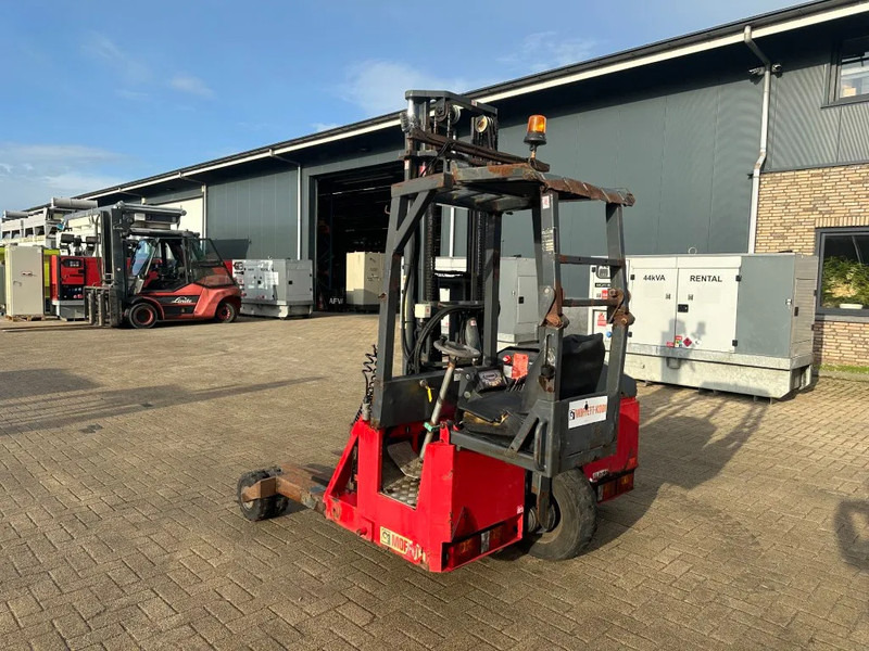 Moffett M4 20.1 Kubota Diesel Kooiaap 2 ton Duplex Sideshift Meeneemheftruck - Xe nâng gắn tải: hình 2 Moffett M4 20.1 Kubota Diesel Kooiaap 2 ton Duplex Sideshift Meeneemheftruck - Xe nâng gắn tải: hình 2