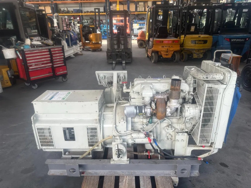 Perkins T4.236 60 kVA noodstroom generatorset as New ! 256 hours ! - Bộ phát điện: hình 4 Perkins T4.236 60 kVA noodstroom generatorset as New ! 256 hours ! - Bộ phát điện: hình 4