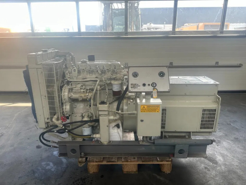 Perkins T4.236 60 kVA noodstroom generatorset as New ! 256 hours ! - Bộ phát điện: hình 1 Perkins T4.236 60 kVA noodstroom generatorset as New ! 256 hours ! - Bộ phát điện: hình 1