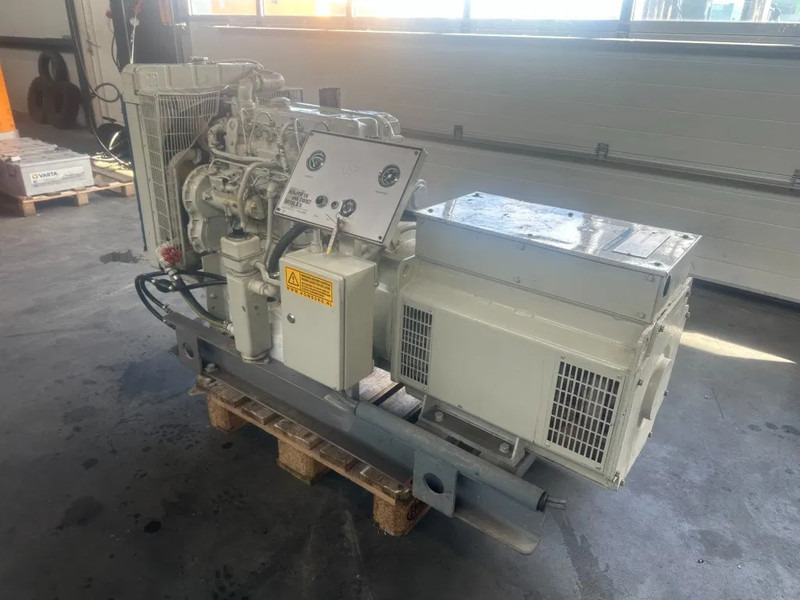 Perkins T4.236 60 kVA noodstroom generatorset as New ! 256 hours ! - Bộ phát điện: hình 2 Perkins T4.236 60 kVA noodstroom generatorset as New ! 256 hours ! - Bộ phát điện: hình 2
