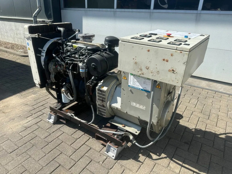 Perkins T4.236 Stamford 60 kVA generatorset 645 hours ! - Bộ phát điện: hình 2 Perkins T4.236 Stamford 60 kVA generatorset 645 hours ! - Bộ phát điện: hình 2