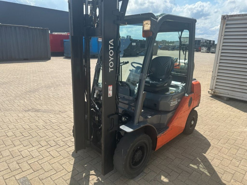 Toyota 2.5 ton Tonero 25 Triplex Freelift Sideshift LPG Heftruck - Xe nâng gas: hình 4 Toyota 2.5 ton Tonero 25 Triplex Freelift Sideshift LPG Heftruck - Xe nâng gas: hình 4