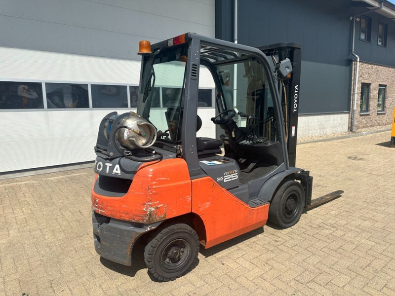 Toyota 2.5 ton Tonero 25 Triplex Freelift Sideshift LPG Heftruck - Xe nâng gas: hình 5 Toyota 2.5 ton Tonero 25 Triplex Freelift Sideshift LPG Heftruck - Xe nâng gas: hình 5