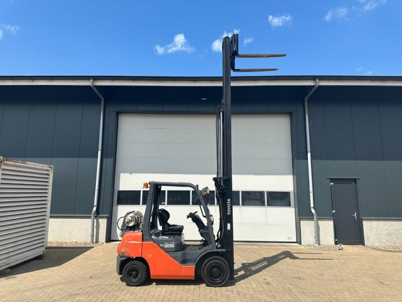 Toyota 2.5 ton Tonero 25 Triplex Freelift Sideshift LPG Heftruck - Xe nâng gas: hình 3 Toyota 2.5 ton Tonero 25 Triplex Freelift Sideshift LPG Heftruck - Xe nâng gas: hình 3