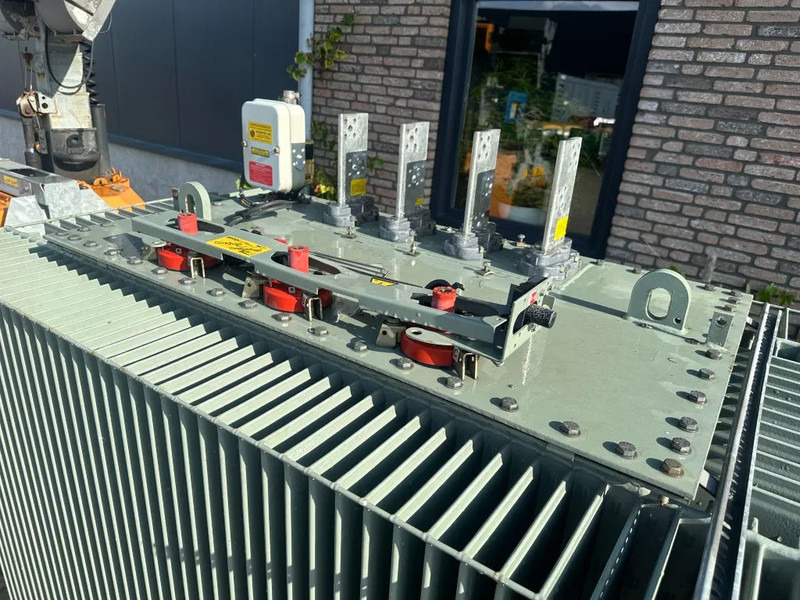 Trafo France Transfo 1250 kVA 21000 Volt 400 Volt Trafo Transformator - Bộ phát điện: hình 4 Trafo France Transfo 1250 kVA 21000 Volt 400 Volt Trafo Transformator - Bộ phát điện: hình 4