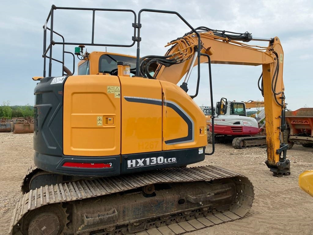 Hyundai HX 130 ALCR - Máy xúc bánh xích: hình 4 Hyundai HX 130 ALCR - Máy xúc bánh xích: hình 4