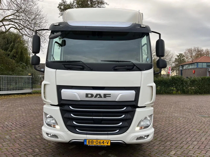 DAF CF 320 FA - Xe tải thùng mui bạt: hình 3 DAF CF 320 FA - Xe tải thùng mui bạt: hình 3