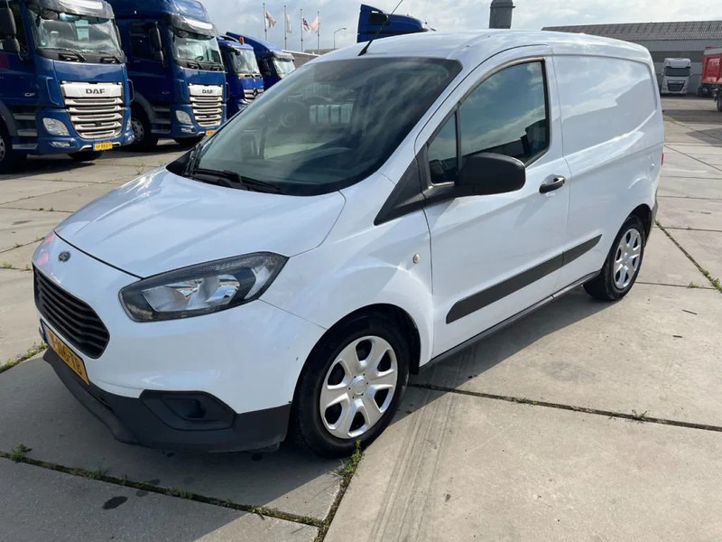 Ford Transit Courier 1.5 EURO 6 - Xe van nhỏ gọn: hình 3 Ford Transit Courier 1.5 EURO 6 - Xe van nhỏ gọn: hình 3