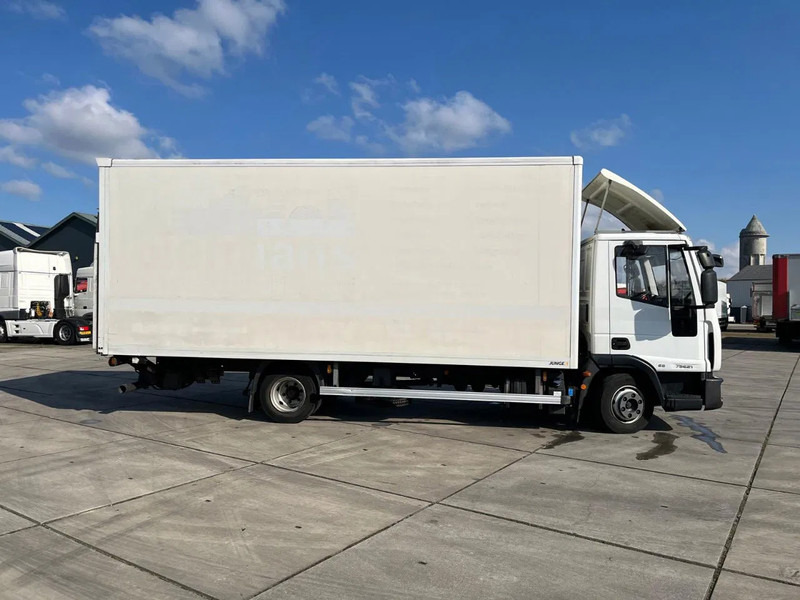 Iveco EuroCargo 75 E21 MANUAL - Xe tải hộp: hình 5 Iveco EuroCargo 75 E21 MANUAL - Xe tải hộp: hình 5