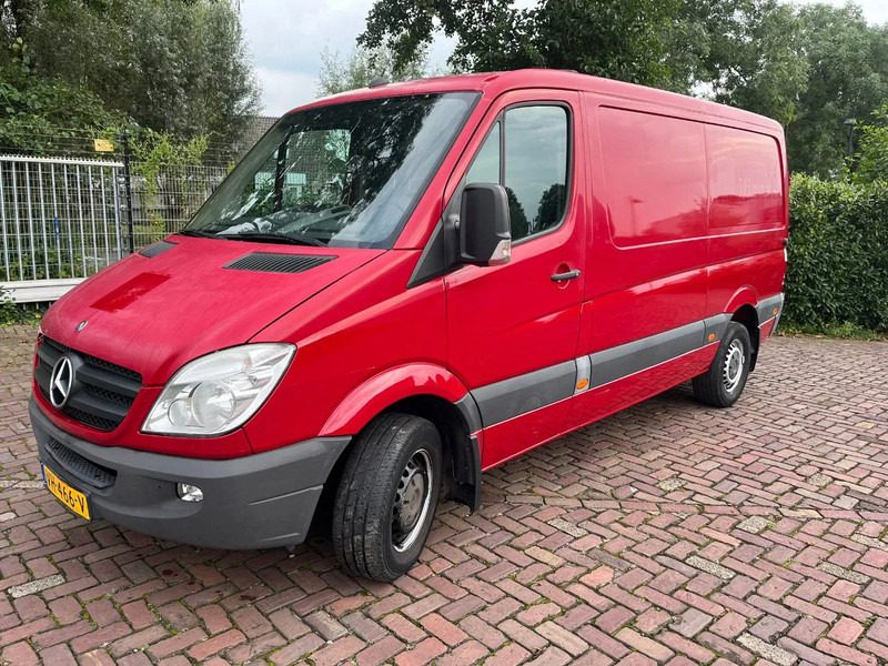 Mercedes-Benz Sprinter 313 CDI L2H1 - Xe van chở hàng: hình 3 Mercedes-Benz Sprinter 313 CDI L2H1 - Xe van chở hàng: hình 3