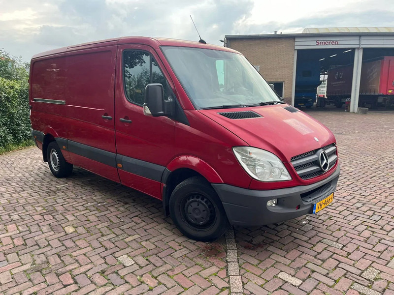 Mercedes-Benz Sprinter 313 CDI L2H1 - Xe van chở hàng: hình 3 Mercedes-Benz Sprinter 313 CDI L2H1 - Xe van chở hàng: hình 3