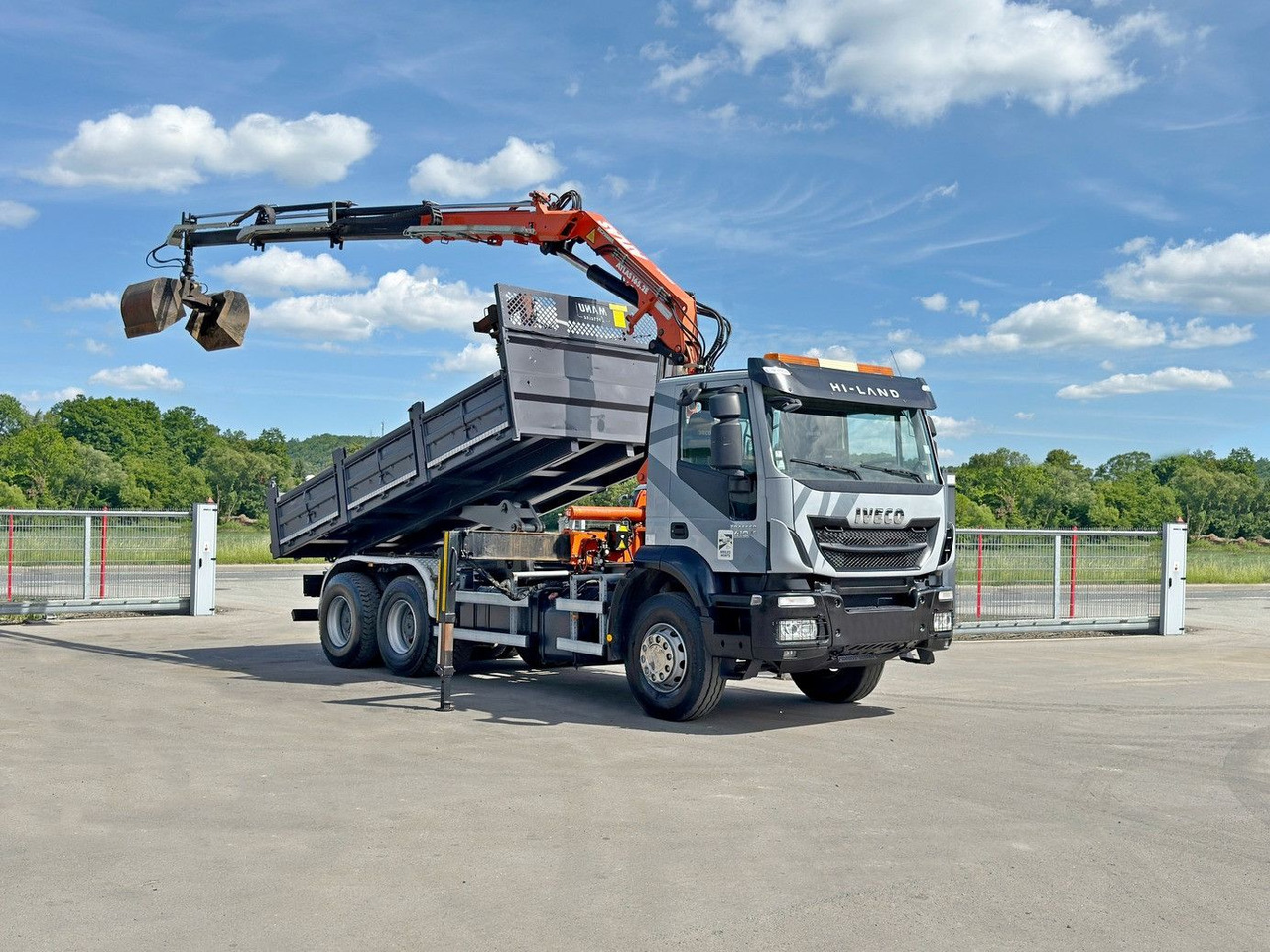 Iveco TRAKKER 410*Kipper 5,20m*ATLAS 165.2E * FUNK/6x4 Iveco TRAKKER 410*Kipper 5,20m*ATLAS 165.2E * FUNK/6x4 - Xe cẩu tự hành, Xe ben: hình 2 Iveco TRAKKER 410*Kipper 5,20m*ATLAS 165.2E * FUNK/6x4 Iveco TRAKKER 410*Kipper 5,20m*ATLAS 165.2E * FUNK/6x4 - Xe cẩu tự hành, Xe ben: hình 2