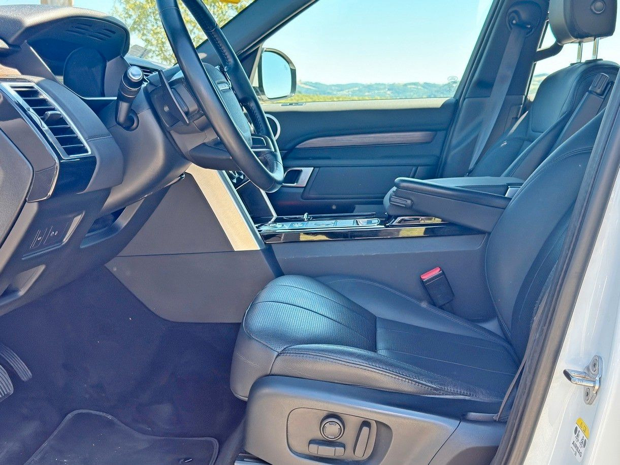 SUV Land Rover Discovery: hình 8