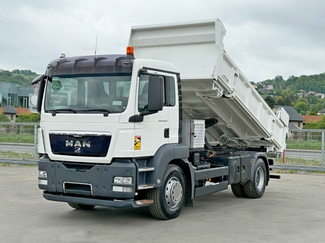 MAN TGS 18.320 * KIPPER 4,95m + BORDMATIC*TOPZUSTAND - Xe ben, Xe cẩu tự hành: hình 1 MAN TGS 18.320 * KIPPER 4,95m + BORDMATIC*TOPZUSTAND - Xe ben, Xe cẩu tự hành: hình 1