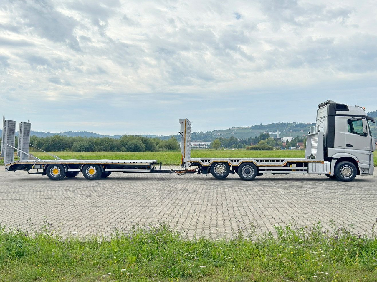 Mercedes-Benz ACTROS 2542 *ABSCHLEPPWAGEN 8,50m+Anhänger 7,32m - Xe tải kéo: hình 4 Mercedes-Benz ACTROS 2542 *ABSCHLEPPWAGEN 8,50m+Anhänger 7,32m - Xe tải kéo: hình 4