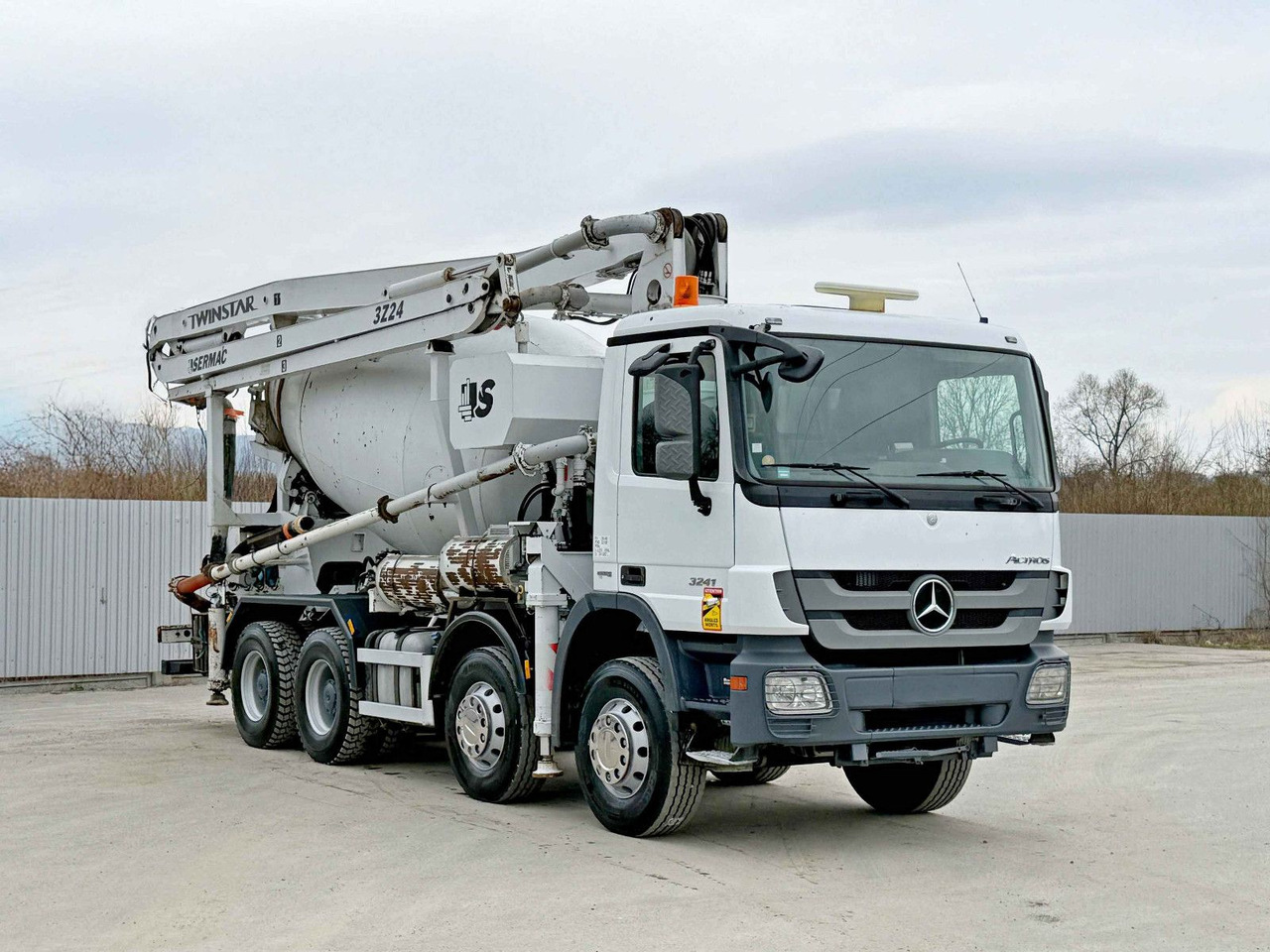 Mercedes-Benz ACTROS 3241 * Betonpumpe 24 m + FUNK / 8x4 - Xe bơm bê tông: hình 1 Mercedes-Benz ACTROS 3241 * Betonpumpe 24 m + FUNK / 8x4 - Xe bơm bê tông: hình 1