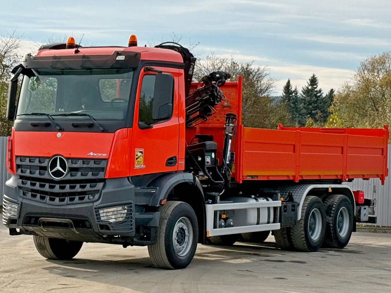Mercedes-Benz AROCS 2640 *HIAB 144 BS - 3/FUNK + * 6x4 - Xe ben, Xe cẩu tự hành: hình 4 Mercedes-Benz AROCS 2640 *HIAB 144 BS - 3/FUNK + * 6x4 - Xe ben, Xe cẩu tự hành: hình 4