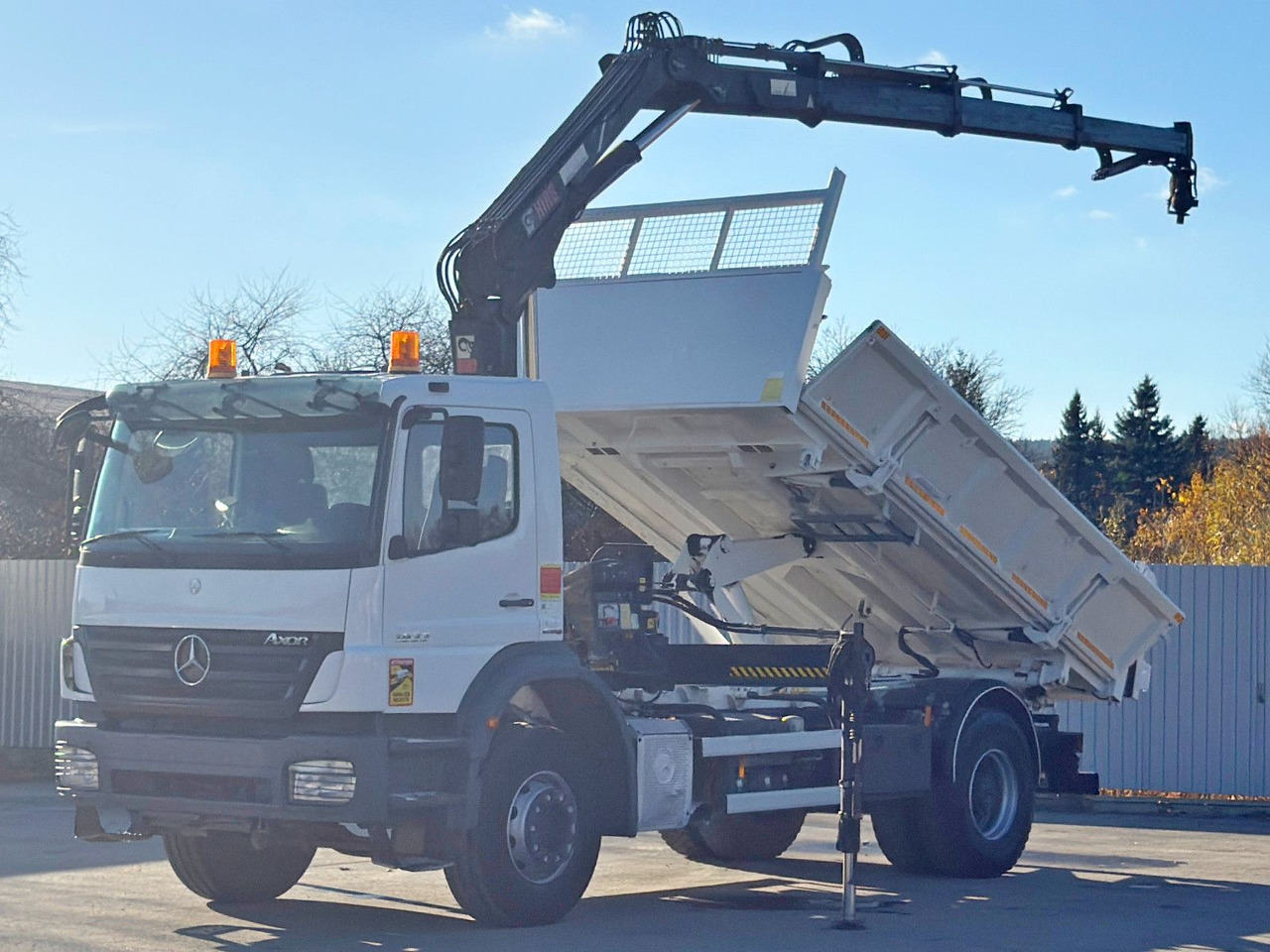Mercedes-Benz AXOR 1833 * HIAB 144 B - 3 HIDUO + FUNK * TOP - Xe ben, Xe cẩu tự hành: hình 3 Mercedes-Benz AXOR 1833 * HIAB 144 B - 3 HIDUO + FUNK * TOP - Xe ben, Xe cẩu tự hành: hình 3