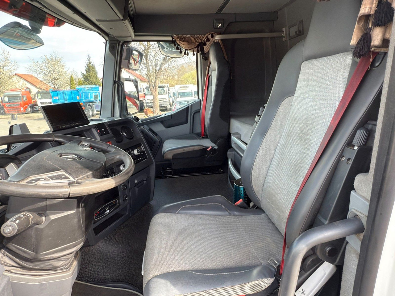 Cho thuê Renault C520 * ABROLLKIPPER 4,80 m * KESLA * 6x4! Renault C520 * ABROLLKIPPER 4,80 m * KESLA * 6x4!: hình 8 Cho thuê Renault C520 * ABROLLKIPPER 4,80 m * KESLA * 6x4! Renault C520 * ABROLLKIPPER 4,80 m * KESLA * 6x4!: hình 8