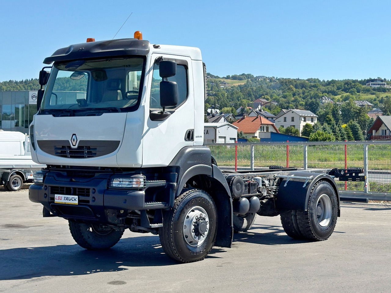 Renault KERAX 370 * FAHRGESTELL 4,55 m / 4x4*TOPZUSTAND - Xe tải khung gầm: hình 2 Renault KERAX 370 * FAHRGESTELL 4,55 m / 4x4*TOPZUSTAND - Xe tải khung gầm: hình 2